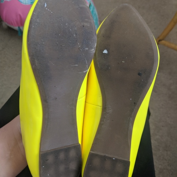 Yellow 6.5 flats - Picture 2 of 3